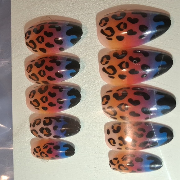 *LIMITED EDITION* Cute PRESS-ON NAILS - Picture 2 of 2